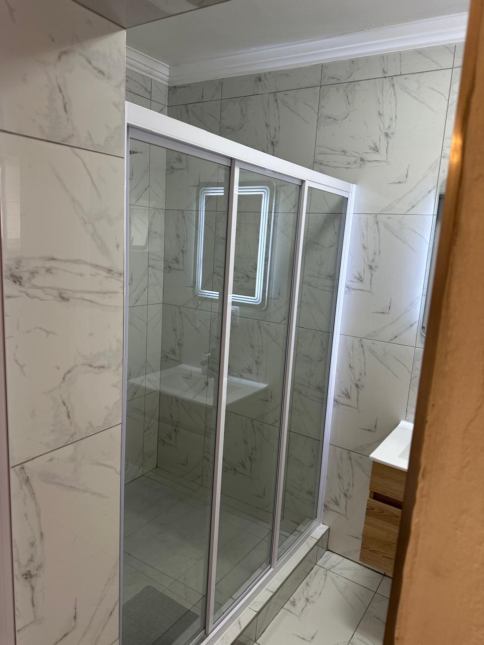 Modern guest bathroom
